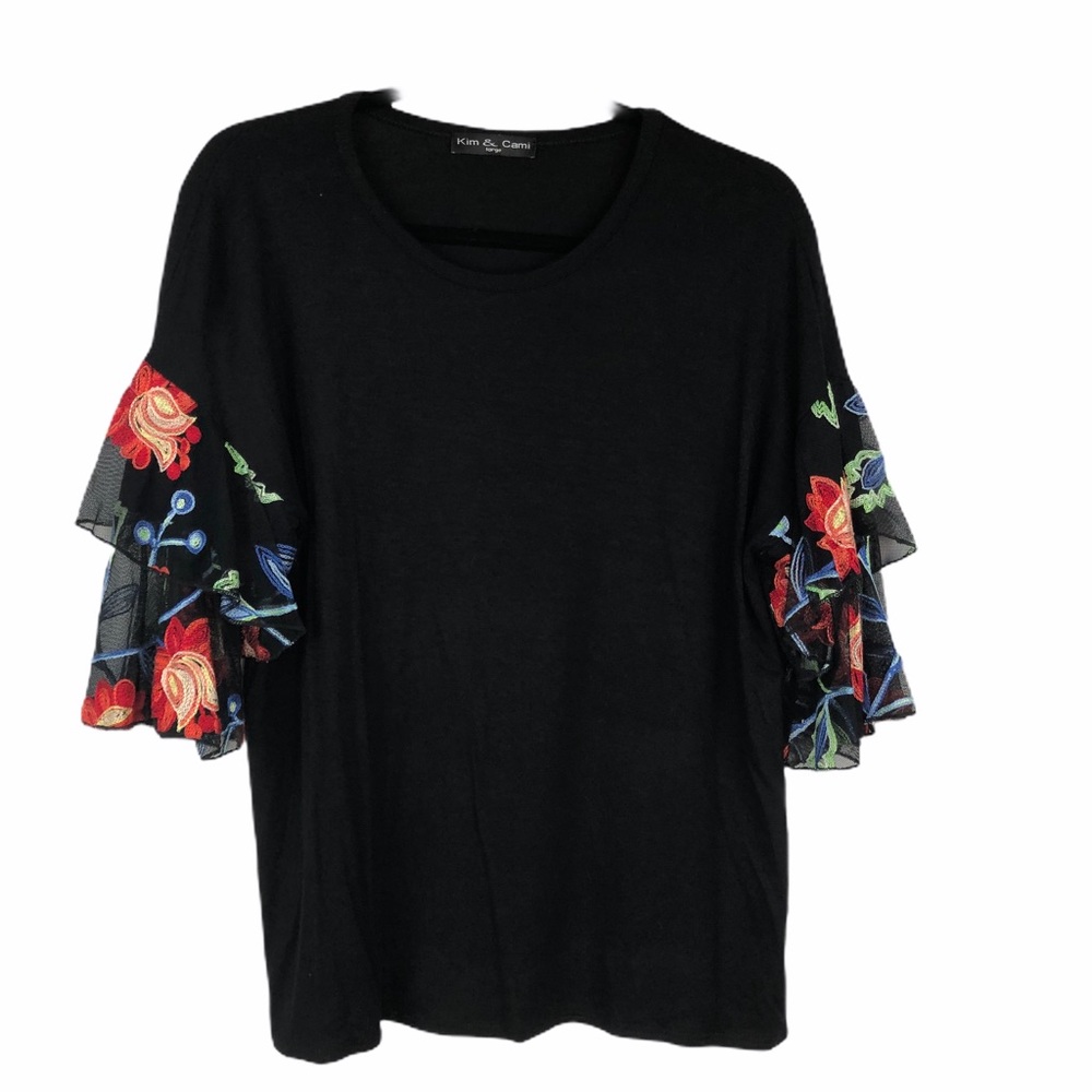 Kim & Cami Embroidered Ruffle Sleeve Top NWOT
